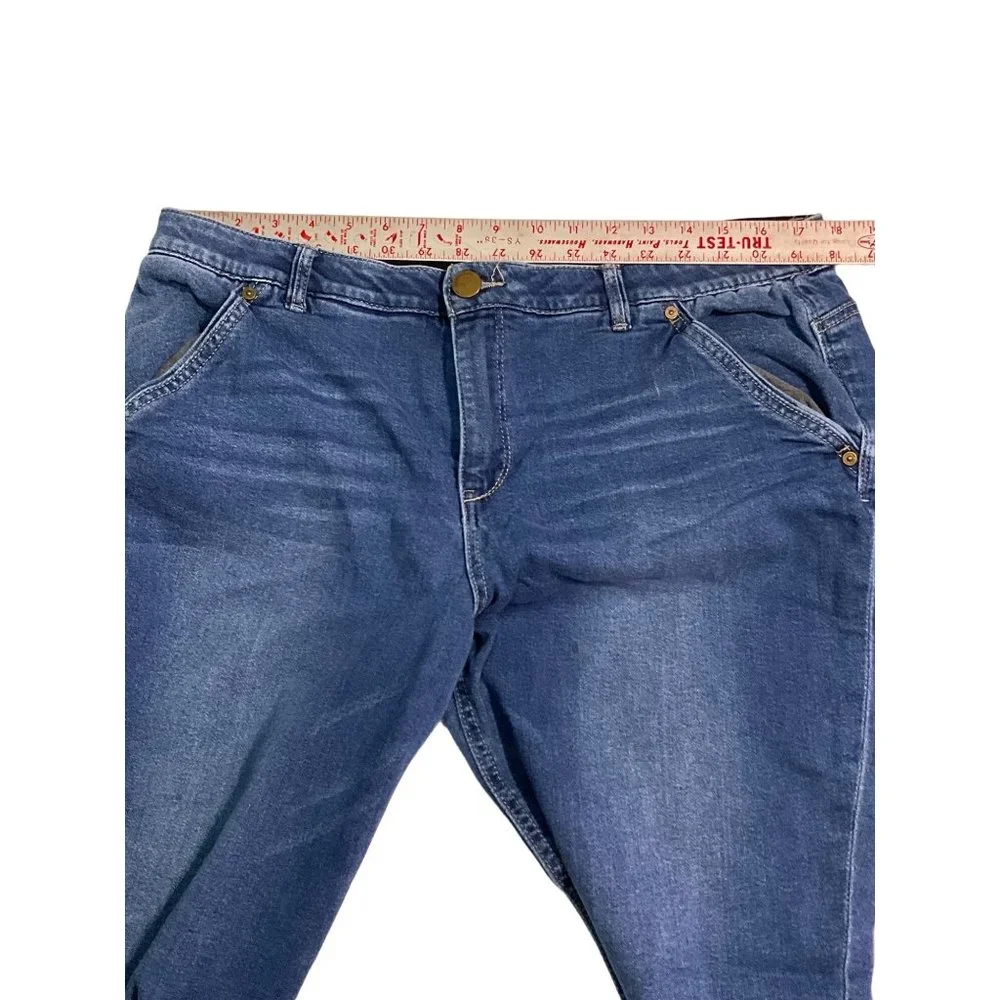 Democracy Blue Denim Jeans Ab Solution Size 14 minor wear on hem Ankle/Crop Jean